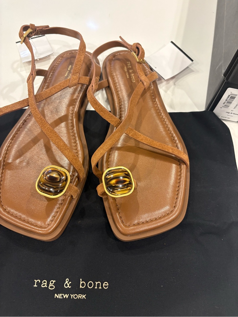 rag & bone Women’s Tan suede remi Flat Sandal amber toe ring size 7 like new - Picture 2 of 9